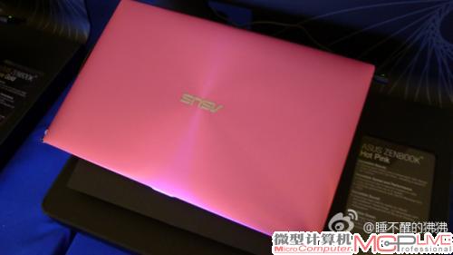 看上去，就是换了颜色的ZenBook。实际上要在保持原本细致的工艺处理同时再在金属表面着色是很有技术含量的。这款粉色应该会讨mm们的喜欢。另外一款还有一款香槟金。