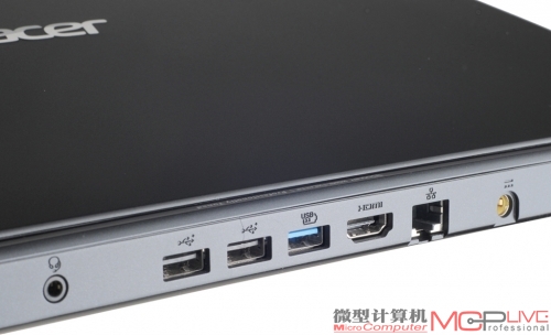 大部分扩展接口位于机身后部，其中USB 3.0接口支持关机充电功能。