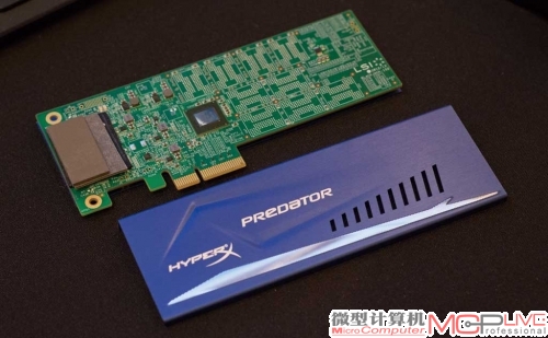 相对以往由多颗SATA控制器组成的PCI-E SSD(上)，HyperX“掠夺者”SSD的结构相当简单(下)。