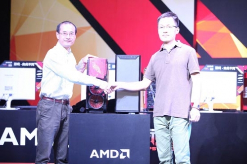 AMD 大中华区市场营销副总裁纪朝晖先生与宁美国度总经理王洪涛先生发布超级主机