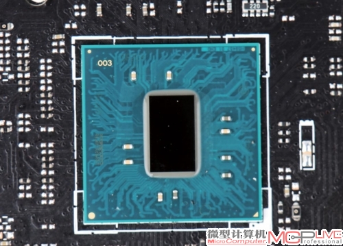 首先亮相的C232主板芯片组，后续市场上还会出现采用C236芯片组的消费级主板。